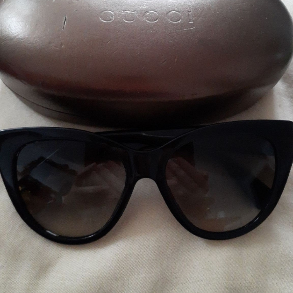 Authentic Gucci black cat eye sunglasses with hard case